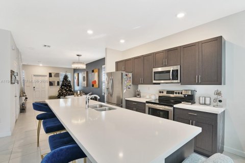 Купить таунхаус в Форт-Лодердейл, Флорида 4 спальни, 178.47м2, № 2005303 - фото 2