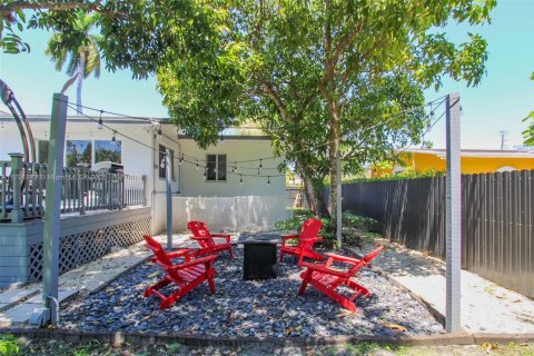 House in Miami, Florida 3 bedrooms, 111.48 sq.m. № 1861484 - photo 24