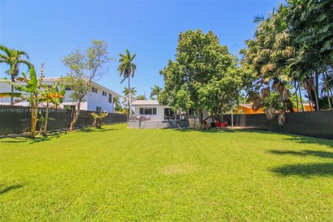 House in Miami, Florida 3 bedrooms, 111.48 sq.m. № 1861484 - photo 6