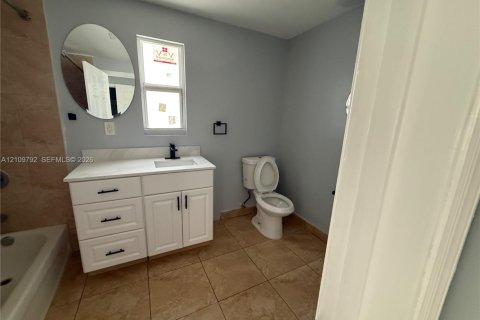 Duplex in Miami, Florida 3 bedrooms, 144.18 sq.m. № 2428380 - photo 12