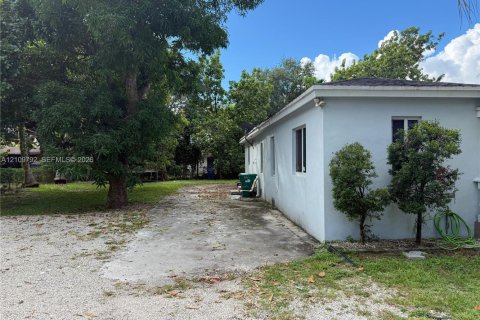 Duplex in Miami, Florida 3 bedrooms, 144.18 sq.m. № 2428380 - photo 2