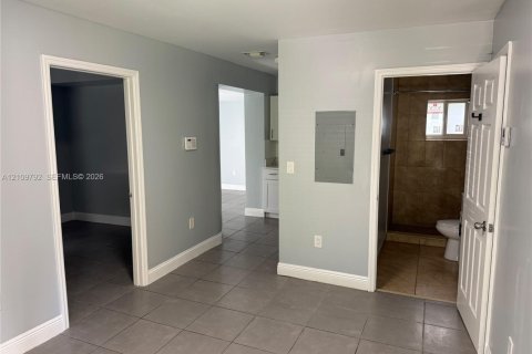 Duplex in Miami, Florida 3 bedrooms, 144.18 sq.m. № 2428380 - photo 3