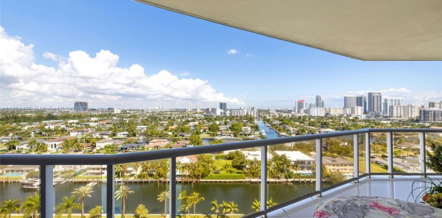 Condo in Aventura, Florida, 3 bedrooms  № 1868330