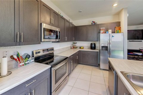 Купить таунхаус в Хомстед, Флорида 3 спальни, 169.73м2, № 1969738 - фото 16