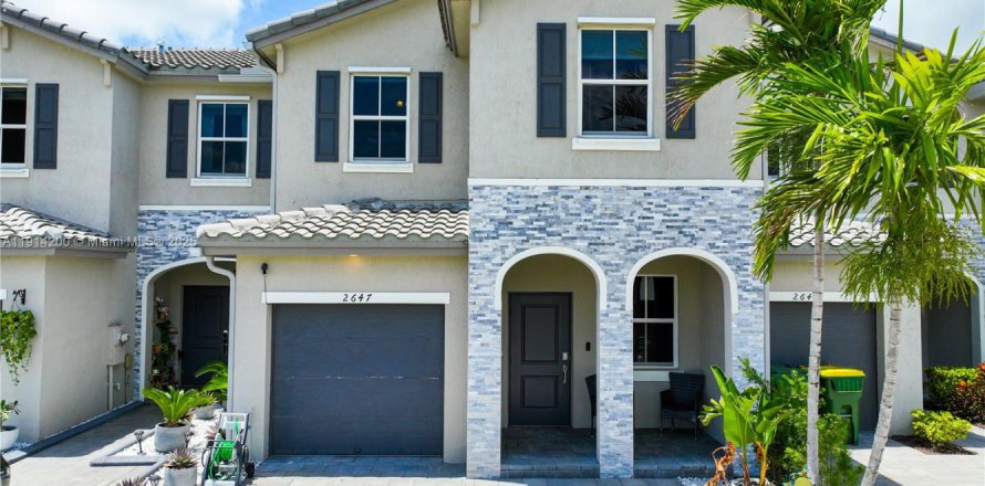 Таунхаус в Хомстед, Флорида 3 спальни, 169.73м2 № 1969738