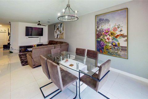 Купить таунхаус в Хомстед, Флорида 3 спальни, 169.73м2, № 1969738 - фото 10