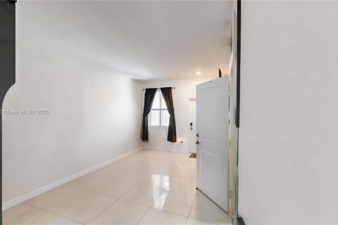 Купить таунхаус в Хомстед, Флорида 3 спальни, 169.73м2, № 1969738 - фото 7