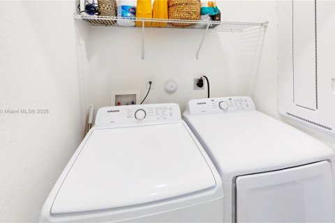 Купить таунхаус в Хомстед, Флорида 3 спальни, 169.73м2, № 1969738 - фото 25