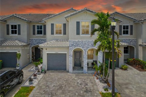 Купить таунхаус в Хомстед, Флорида 3 спальни, 169.73м2, № 1969738 - фото 2