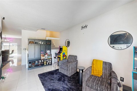 Купить таунхаус в Хомстед, Флорида 3 спальни, 169.73м2, № 1969738 - фото 4