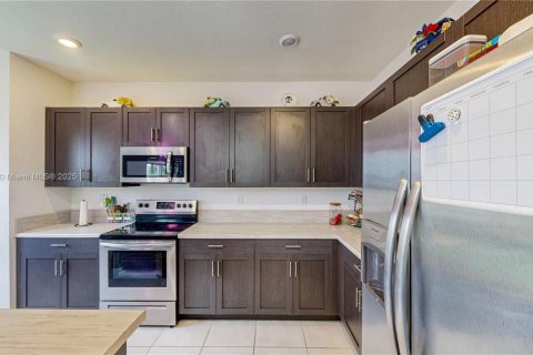 Купить таунхаус в Хомстед, Флорида 3 спальни, 169.73м2, № 1969738 - фото 12