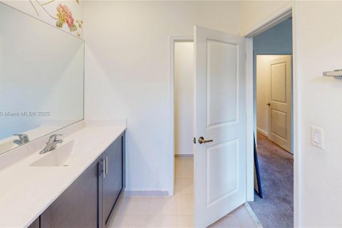 Купить таунхаус в Хомстед, Флорида 3 спальни, 169.73м2, № 1969738 - фото 23