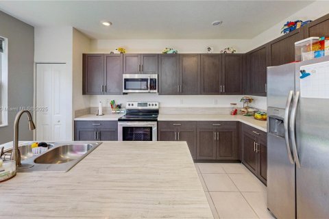 Купить таунхаус в Хомстед, Флорида 3 спальни, 169.73м2, № 1969738 - фото 13