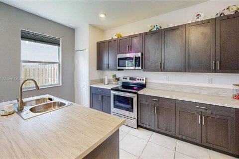 Купить таунхаус в Хомстед, Флорида 3 спальни, 169.73м2, № 1969738 - фото 15