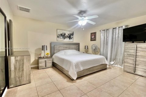 Купить виллу или дом в Лихай-Эйкерс, Флорида 3 спальни, 129.88м2, № 1963896 - фото 25