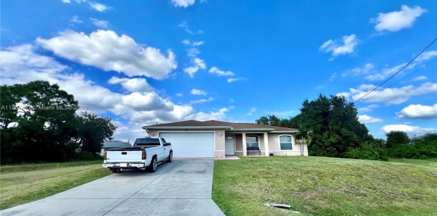 Дом в Лихай-Эйкерс, Флорида 3 спальни, 129.88м2 № 1963896