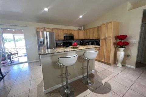 Купить виллу или дом в Лихай-Эйкерс, Флорида 3 спальни, 129.88м2, № 1963896 - фото 12