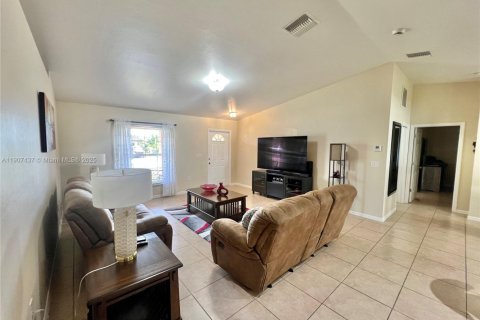 Купить виллу или дом в Лихай-Эйкерс, Флорида 3 спальни, 129.88м2, № 1963896 - фото 6