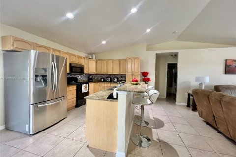 Купить виллу или дом в Лихай-Эйкерс, Флорида 3 спальни, 129.88м2, № 1963896 - фото 10