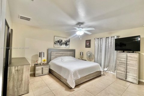 Купить виллу или дом в Лихай-Эйкерс, Флорида 3 спальни, 129.88м2, № 1963896 - фото 24