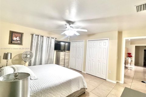 Купить виллу или дом в Лихай-Эйкерс, Флорида 3 спальни, 129.88м2, № 1963896 - фото 21