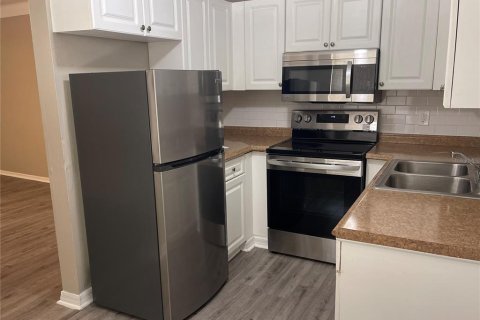 Casa en alquiler en Tampa, Florida, 2 dormitorios, 88.07 m2 № 1628454 - foto 8