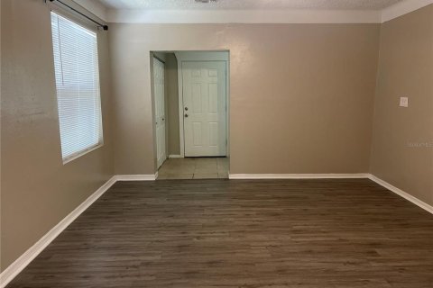 Casa en alquiler en Tampa, Florida, 2 dormitorios, 88.07 m2 № 1628454 - foto 5