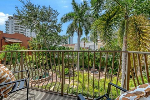 Townhouse in Sarasota, Florida 3 bedrooms, 177.44 sq.m. № 2150246 - photo 28