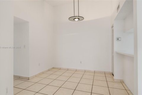 Condo in Miami, Florida, 3 bedrooms  № 1671322 - photo 24