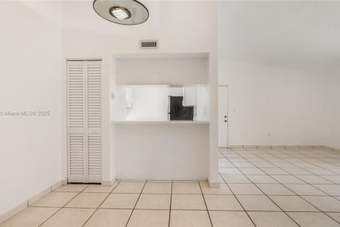Condo in Miami, Florida, 3 bedrooms  № 1671322 - photo 25