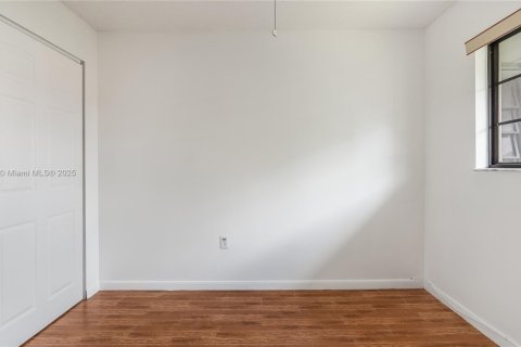 Condo in Miami, Florida, 3 bedrooms  № 1671322 - photo 11
