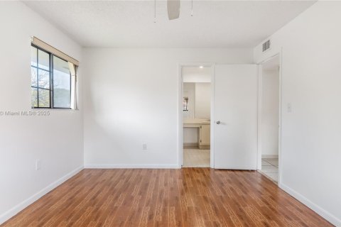Condo in Miami, Florida, 3 bedrooms  № 1671322 - photo 14