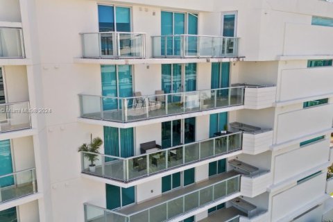 Copropriété à vendre à Bay Harbor Islands, Floride: 2 chambres, 88.72 m2 № 1978241 - photo 29