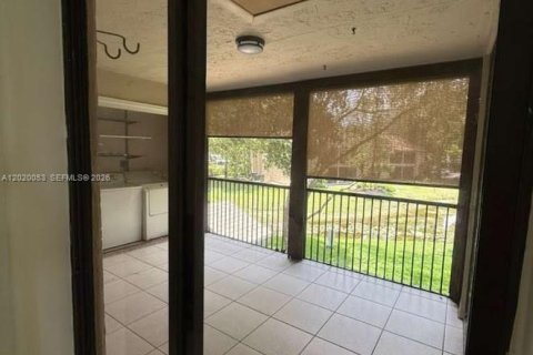 Copropriété à louer à Coconut Creek, Floride: 2 chambres, 89.37 m2 № 2086102 - photo 7