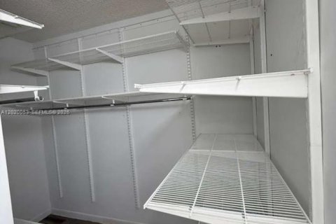 Copropriété à louer à Coconut Creek, Floride: 2 chambres, 89.37 m2 № 2086102 - photo 4