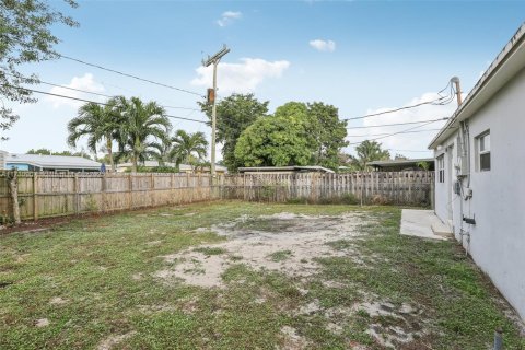 House in Oakland Park, Florida 2 bedrooms, 79.52 sq.m. № 1480481 - photo 26