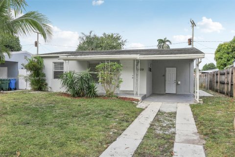 House in Oakland Park, Florida 2 bedrooms, 79.52 sq.m. № 1480481 - photo 30