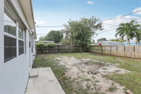 House in Oakland Park, Florida 2 bedrooms, 79.52 sq.m. № 1480481 - photo 24