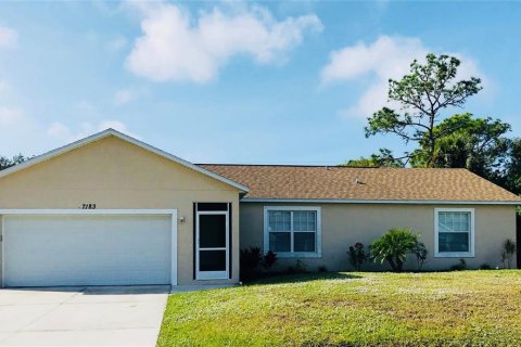 Casa en alquiler en Englewood, Florida, 3 dormitorios, 147.62 m2 № 1828571 - foto 1