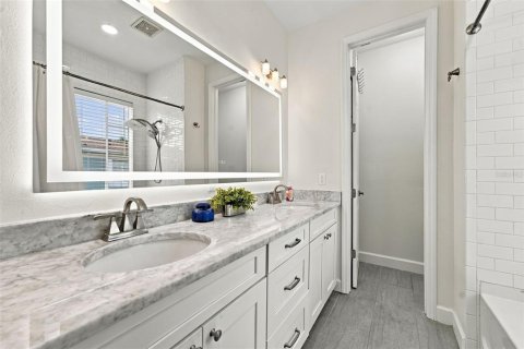 Touwnhouse à vendre à Tampa, Floride: 4 chambres, 192.12 m2 № 2410222 - photo 12