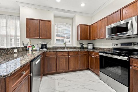 Touwnhouse à vendre à Tampa, Floride: 4 chambres, 192.12 m2 № 2410222 - photo 2
