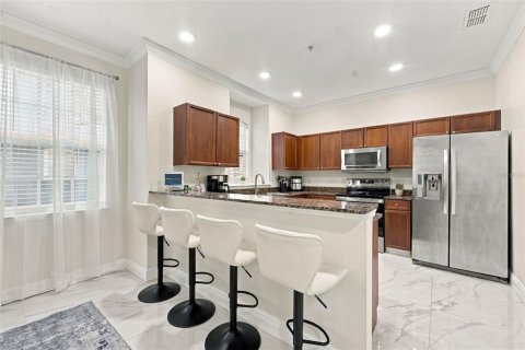 Touwnhouse à vendre à Tampa, Floride: 4 chambres, 192.12 m2 № 2410222 - photo 30