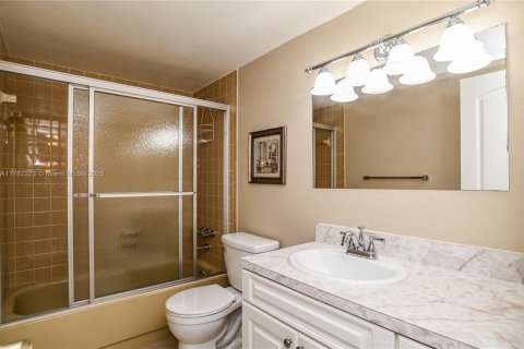Condo in Dania Beach, Florida, 2 bedrooms  № 1699310 - photo 25