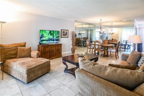 Condo in Dania Beach, Florida, 2 bedrooms  № 1699310 - photo 14