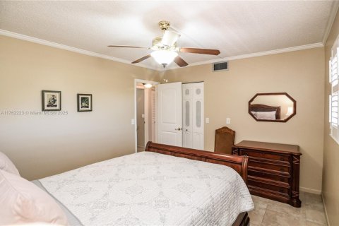 Condo in Dania Beach, Florida, 2 bedrooms  № 1699310 - photo 23