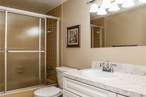 Condo in Dania Beach, Florida, 2 bedrooms  № 1699310 - photo 24