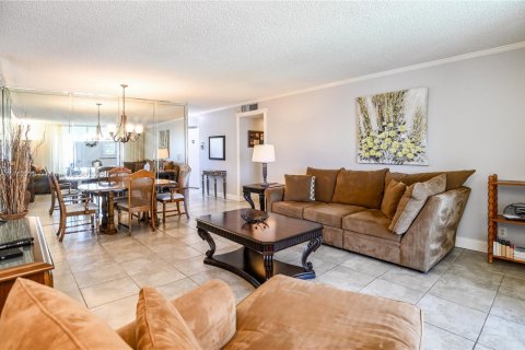 Condo in Dania Beach, Florida, 2 bedrooms  № 1699310 - photo 13