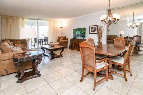 Condo in Dania Beach, Florida, 2 bedrooms  № 1699310 - photo 9
