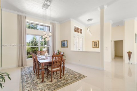 Купить виллу или дом в Порт-Сент-Луси, Флорида 10 комнат, 310.01м2, № 2040443 - фото 17