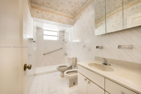 Villa ou maison à vendre à Miami, Floride: 4 chambres, 147.53 m2 № 2040020 - photo 20